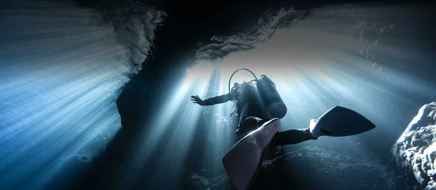 WORLD DIVE メーカー公式イメージ
